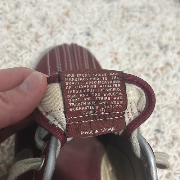 Vintage Bowling 80s Women’s Nike Bowling Shoes Size 7.5 Maroon and Silver - Picture 9 of 12